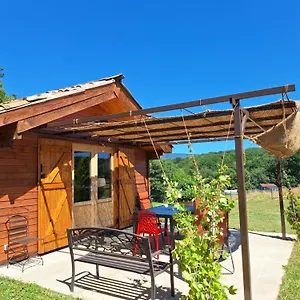 https://chalets-du-bois-de-vache.hotels-rhonealpes.com