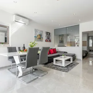https://apartment-amore.splithotels.org